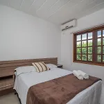 Casa ampla 4 suítes em condomínio alto padrão