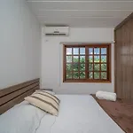 Casa ampla 4 suítes em condomínio alto padrão