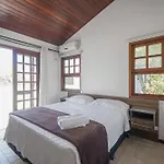 Casa ampla 4 suítes em condomínio alto padrão