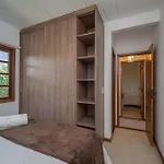 Casa ampla 4 suítes em condomínio alto padrão