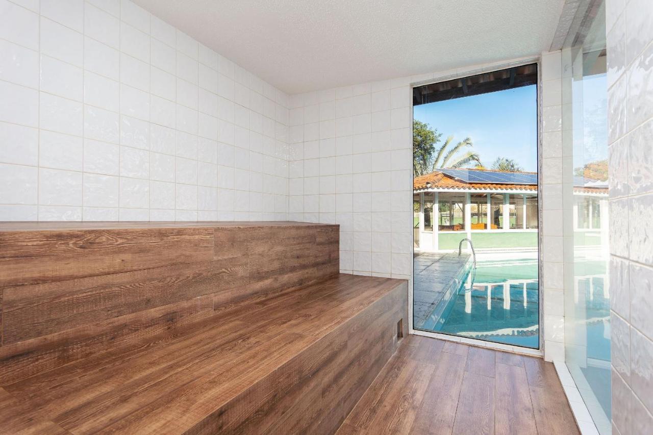 Casa Ampla 4 Suítes Em Alto Padrão *
