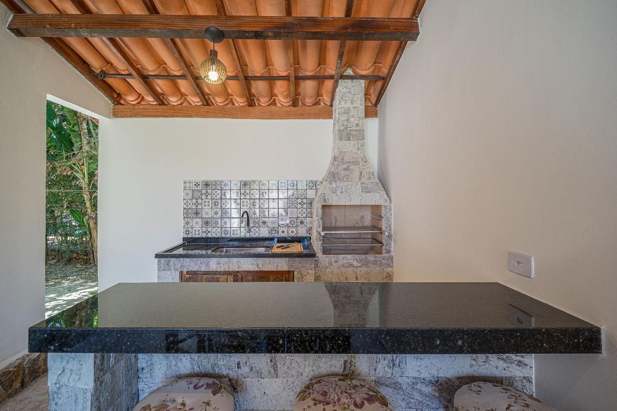 Casa Ampla 4 Suítes Em Alto Padrão *
